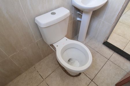 Casa à venda com 241m², 3 quartos e 4 vagasCasa 2 -  Banheiro