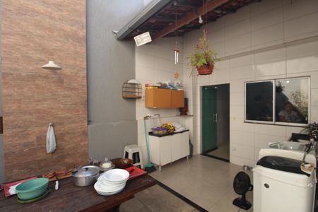 Casa à venda com 241m², 3 quartos e 4 vagasCasa 1 - Área de Serviço