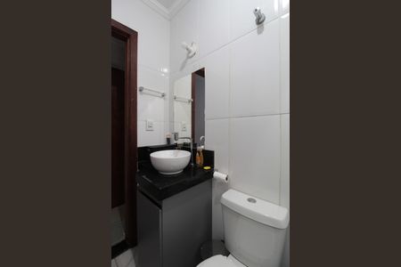 Casa à venda com 241m², 3 quartos e 4 vagasCasa 1 - Banheiro da Suíte