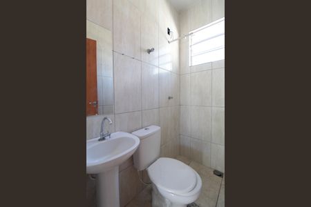 Casa à venda com 241m², 3 quartos e 4 vagasCasa 3 - Banheiro Social