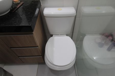 Casa à venda com 241m², 3 quartos e 4 vagasCasa 1 - Banheiro Social