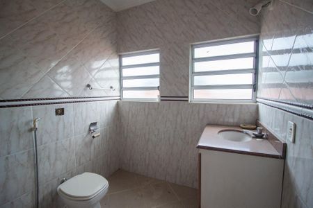 Casa para alugar com 300m², 3 quartos e 2 vagasBanheiro Social