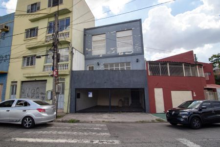 Casa para alugar com 300m², 3 quartos e 2 vagasFachada