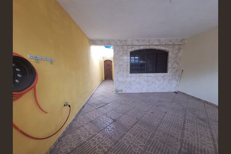 Garagem de casa para alugar com 4 quartos, 150m² em Parque Maria Helena, Suzano