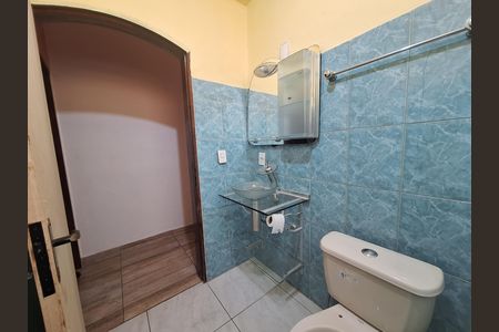Casa para alugar com 150m², 4 quartos e 2 vagasBanheiro social