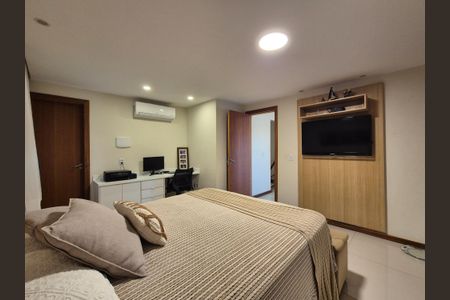 Apartamento à venda com 200m², 4 quartos e 3 vagas Apartamento à venda com 200m², 4 quartos e 3 vagasSuíte 4