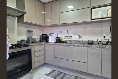 Apartamento à venda com 200m², 4 quartos e 3 vagas Apartamento à venda com 200m², 4 quartos e 3 vagasCozinha
