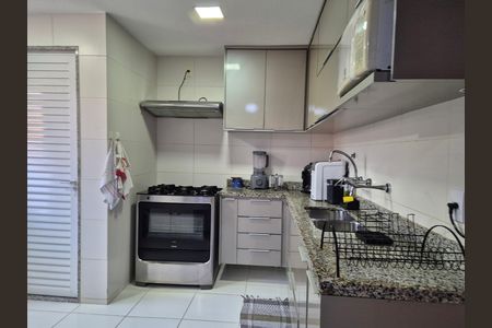 Apartamento à venda com 200m², 4 quartos e 3 vagas Apartamento à venda com 200m², 4 quartos e 3 vagasCozinha