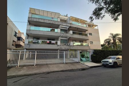 Apartamento à venda com 200m², 4 quartos e 3 vagas Apartamento à venda com 200m², 4 quartos e 3 vagasFachada