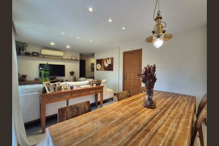 Apartamento à venda com 200m², 4 quartos e 3 vagas Apartamento à venda com 200m², 4 quartos e 3 vagasSala