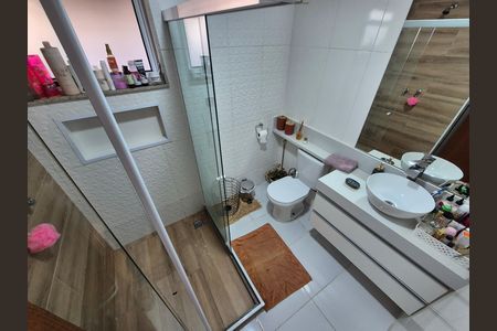 Apartamento à venda com 200m², 4 quartos e 3 vagas Apartamento à venda com 200m², 4 quartos e 3 vagasBanheiro da Suíte 4
