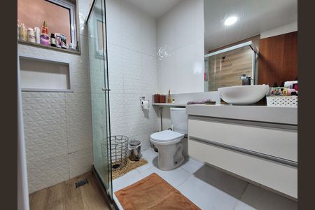 Apartamento à venda com 200m², 4 quartos e 3 vagas Apartamento à venda com 200m², 4 quartos e 3 vagasBanheiro da Suíte 4