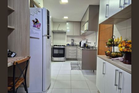 Apartamento à venda com 200m², 4 quartos e 3 vagas Apartamento à venda com 200m², 4 quartos e 3 vagasCozinha