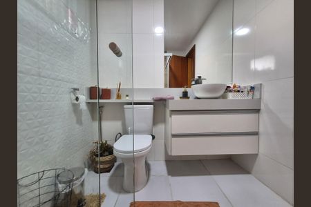 Apartamento à venda com 200m², 4 quartos e 3 vagas Apartamento à venda com 200m², 4 quartos e 3 vagasBanheiro da Suíte 4