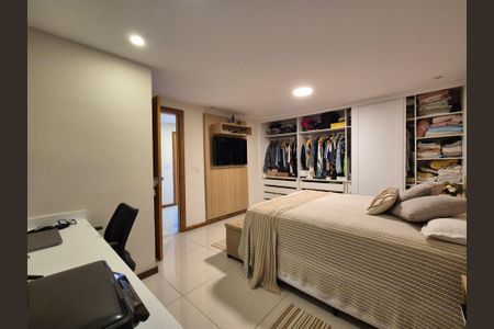 Apartamento à venda com 200m², 4 quartos e 3 vagas Apartamento à venda com 200m², 4 quartos e 3 vagasSuíte 4