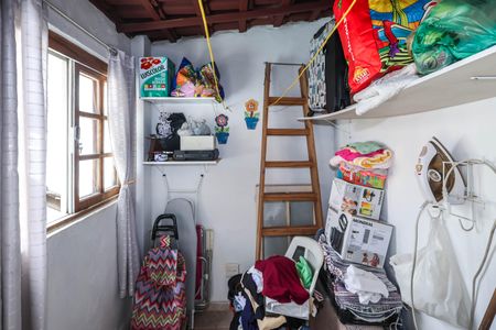 Casa à venda com 270m², 4 quartos e 4 vagas Casa à venda com 270m², 4 quartos e 4 vagasCasa 1 - Área de serviço