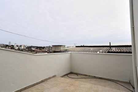 Casa para alugar com 70m², 2 quartos e 1 vagaQuintal