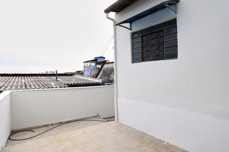 Casa para alugar com 70m², 2 quartos e 1 vagaQuintal