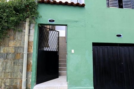 Casa para alugar com 70m², 2 quartos e 1 vagaFachada