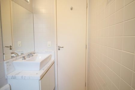 Apartamento à venda com 53m², 1 quarto e 2 vagasBanheiro de Serviço