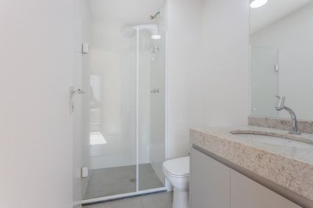 Banheiro de kitnet/studio para alugar com 1 quarto, 22m² em Jardim Paulistano, São Paulo