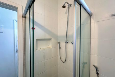 Banheiro de apartamento à venda com 1 quarto, 37m² em Botafogo, Rio de Janeiro