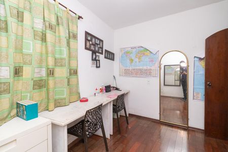 Casa para alugar com 330m², 4 quartos e 5 vagasQuarto 1