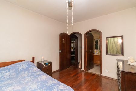 Casa para alugar com 330m², 4 quartos e 5 vagasSuíte 1