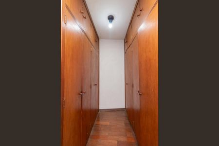 Casa para alugar com 330m², 4 quartos e 5 vagasSuíte 1