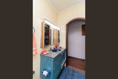 Casa para alugar com 330m², 4 quartos e 5 vagasBanheiro Social