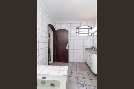 Casa para alugar com 330m², 4 quartos e 5 vagasBanheiro da Suíte 3