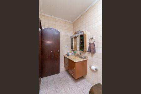 Casa para alugar com 330m², 4 quartos e 5 vagasBanheiro da Suíte 1