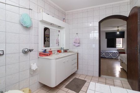 Casa para alugar com 330m², 4 quartos e 5 vagasBanheiro da Suíte 2