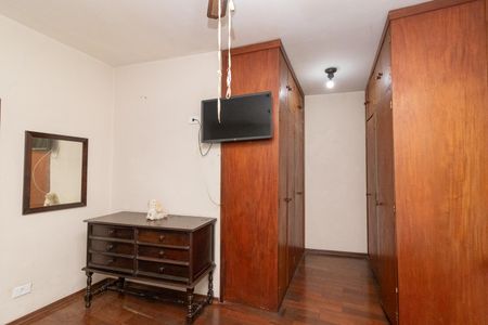 Casa para alugar com 330m², 4 quartos e 5 vagasSuíte 1
