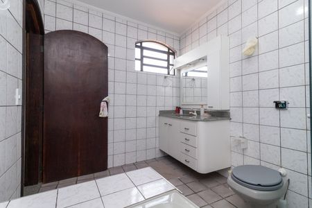 Casa para alugar com 330m², 4 quartos e 5 vagasBanheiro da Suíte 3