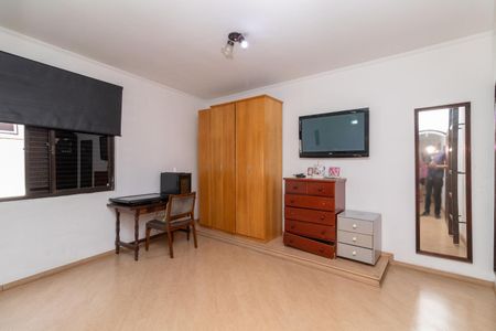 Casa para alugar com 330m², 4 quartos e 5 vagasSuíte 3