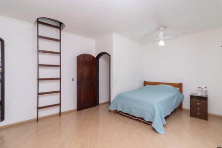 Casa para alugar com 330m², 4 quartos e 5 vagasSuíte 3