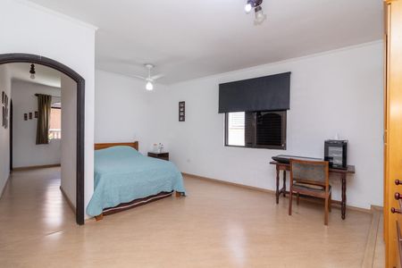 Casa para alugar com 330m², 4 quartos e 5 vagasSuíte 3