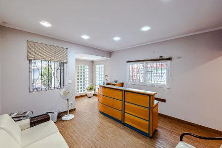 Sala de casa à venda com 4 quartos, 150m² em Cambuci, São Paulo