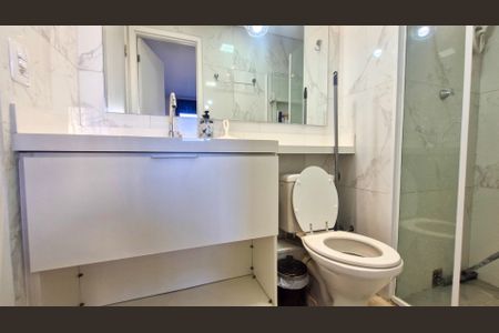 Banheiro social de apartamento à venda com 2 quartos, 34m² em Jurubatuba, São Paulo