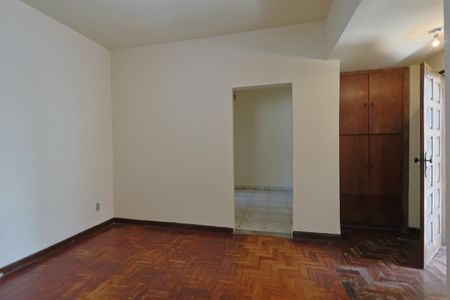 Casa para alugar com 3 quartos, 615m² em Santa Rosa, Belo Horizonte