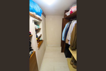 Apartamento à venda com 134m², 2 quartos e 1 vaga Apartamento à venda com 134m², 2 quartos e 1 vagaCloset do quarto 1