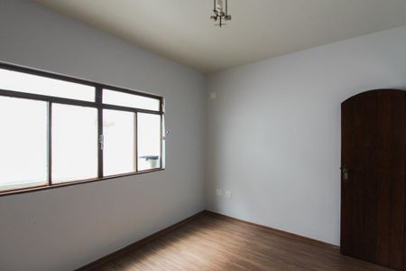 Casa para alugar com 320m², 6 quartos e 2 vagasCasa 2 - Quarto 1