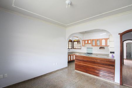 Casa para alugar com 320m², 6 quartos e 2 vagasCasa 2 - Cozinha 