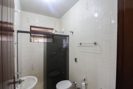 Casa para alugar com 320m², 6 quartos e 2 vagasCasa 2 - Banheiro Social