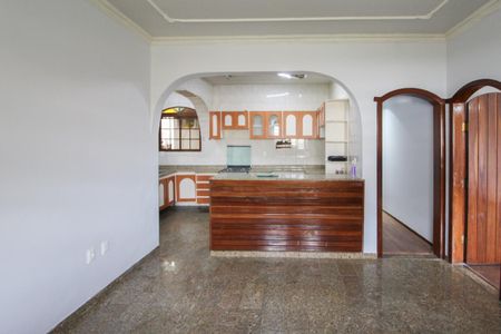 Casa para alugar com 320m², 6 quartos e 2 vagasCasa 2 - Cozinha 