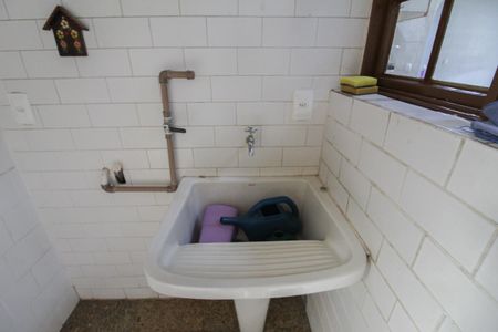 Casa para alugar com 320m², 6 quartos e 2 vagasCasa 2 - Área de Serviço