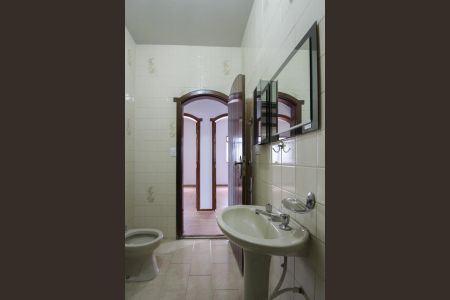 Casa para alugar com 320m², 6 quartos e 2 vagasCasa 2 - Banheiro Social