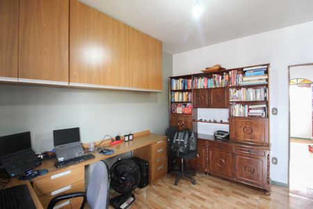 Casa para alugar com 320m², 6 quartos e 2 vagasEscritório