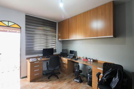 Casa para alugar com 320m², 6 quartos e 2 vagasEscritório